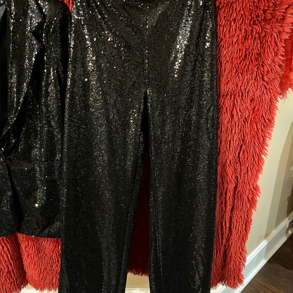 Black sequin ladies suit - Picture 2 of 16
